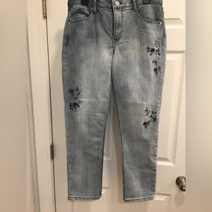 Capri Jean with blue embroidery flowers.